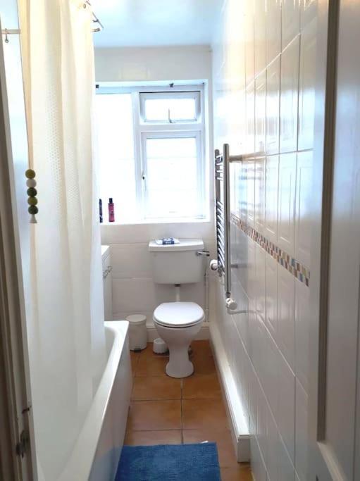 2 Bed Flat Near Station With Parking&Comgarden Apartment Sutton  Exterior photo